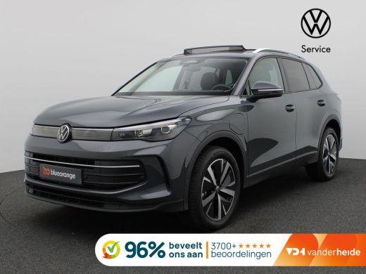 Volkswagen Tiguan 1.5 eHybrid Life Edition 204PK DSG Pano-Schuifdak, Trekhaak, 19" LM Velgen, Navi via apple carpla...