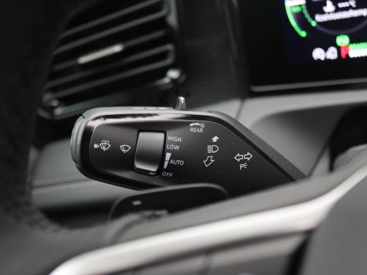 Volkswagen Tiguan 1.5 eHybrid Life Edition 204PK DSG Pano-Schuifdak, Trekhaak, 19" LM Velgen, Navi via apple carpla... ActivLease financial lease