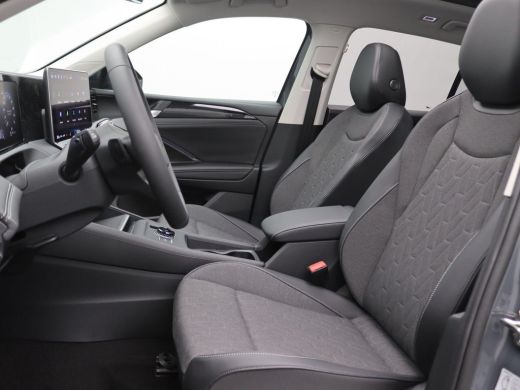 Volkswagen Tiguan 1.5 eHybrid Life Edition 204PK DSG Pano-Schuifdak, Trekhaak, 19" LM Velgen, Navi via apple carpla... ActivLease financial lease