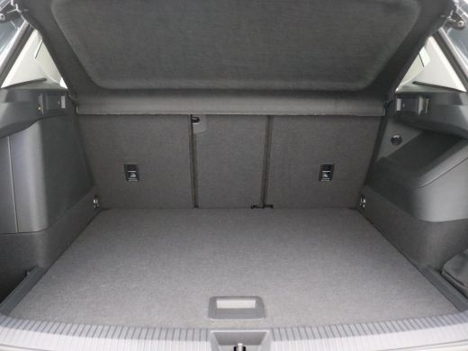 Volkswagen Tiguan 1.5 eHybrid Life Edition 204PK DSG Pano-Schuifdak, Trekhaak, 19" LM Velgen, Navi via apple carpla... ActivLease financial lease