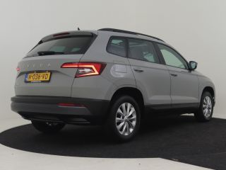 Skoda Karoq 1.0 TSI Business Edition 110Pk | Glazen Panorama-dak | Stoelverwarming | Apple carplay Android au...