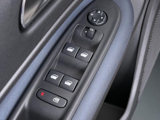 Alfa Romeo Junior Elettrica 54 kWh | 15.000KM!! | FABRIEKSGARANTIE | APPLE CARPLAY| ANDROID AUTO| UNIEKE KLEUR! | A... ActivLease financial lease