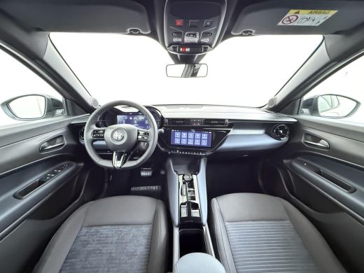 Alfa Romeo Junior Elettrica 54 kWh | 15.000KM!! | FABRIEKSGARANTIE | APPLE CARPLAY| ANDROID AUTO| UNIEKE KLEUR! | A... ActivLease financial lease