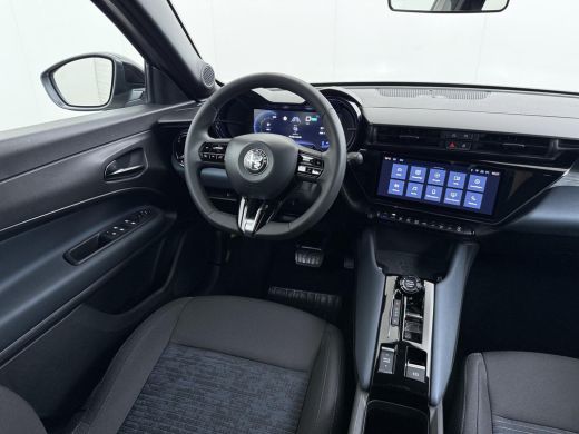 Alfa Romeo Junior Elettrica 54 kWh | 15.000KM!! | FABRIEKSGARANTIE | APPLE CARPLAY| ANDROID AUTO| UNIEKE KLEUR! | A... ActivLease financial lease