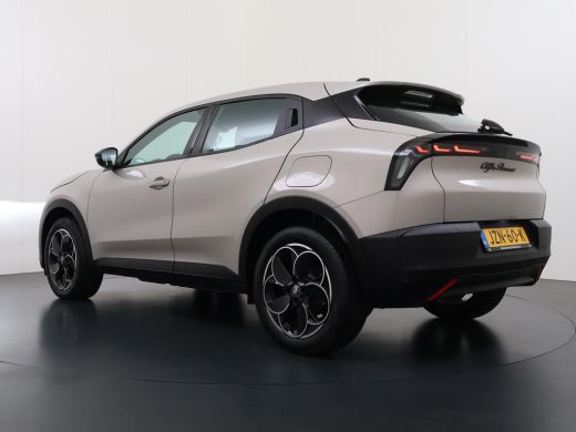 Alfa Romeo Junior Elettrica 54 kWh | 15.000KM!! | FABRIEKSGARANTIE | APPLE CARPLAY| ANDROID AUTO| UNIEKE KLEUR! | A... ActivLease financial lease