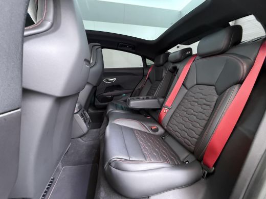 Audi e-tron GT RS 93 kWh | SOH 100%!!!!| PANO | 21 INCH | STOELVENTILATIE & MASSAGE | BANG & OLUFSEN | 360 CAMER... ActivLease financial lease