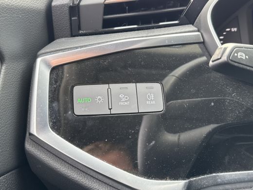 Audi Q3 45 TFSI e 245PK BUSINESS EDITION CARPLAY/ACC/STUURVERW. ActivLease financial lease
