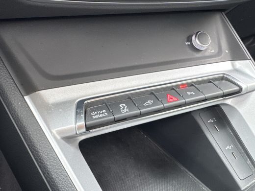 Audi Q3 45 TFSI e 245PK BUSINESS EDITION CARPLAY/ACC/STUURVERW. ActivLease financial lease