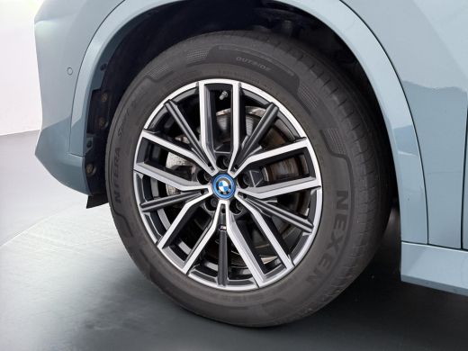 BMW iX1 xDrive30 67 kWh VAN &euro; 41.900,- VOOR &euro; 38.440,- UW LENTEVOORDEEL: &euro; 3.460,-!| M-SPORT| COMPLEET | ... ActivLease financial lease