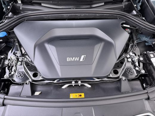 BMW iX1 xDrive30 67 kWh VAN &euro; 41.900,- VOOR &euro; 38.440,- UW LENTEVOORDEEL: &euro; 3.460,-!| M-SPORT| COMPLEET | ... ActivLease financial lease