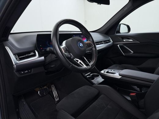 BMW iX1 xDrive30 67 kWh VAN &euro; 41.900,- VOOR &euro; 38.440,- UW LENTEVOORDEEL: &euro; 3.460,-!| M-SPORT| COMPLEET | ... ActivLease financial lease