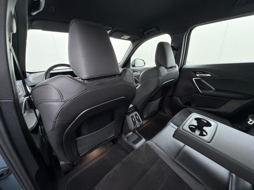 BMW iX1 xDrive30 67 kWh VAN &euro; 41.900,- VOOR &euro; 38.440,- UW LENTEVOORDEEL: &euro; 3.460,-!| M-SPORT| COMPLEET | ... ActivLease financial lease