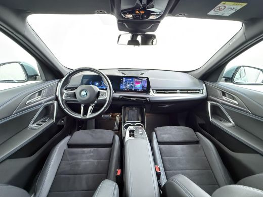 BMW iX1 xDrive30 67 kWh VAN &euro; 41.900,- VOOR &euro; 38.440,- UW LENTEVOORDEEL: &euro; 3.460,-!| M-SPORT| COMPLEET | ... ActivLease financial lease