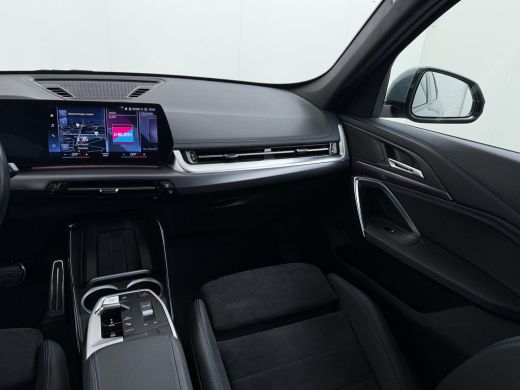 BMW iX1 xDrive30 67 kWh VAN &euro; 41.900,- VOOR &euro; 38.440,- UW LENTEVOORDEEL: &euro; 3.460,-!| M-SPORT| COMPLEET | ... ActivLease financial lease