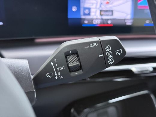 BMW iX1 xDrive30 67 kWh VAN &euro; 41.900,- VOOR &euro; 38.440,- UW LENTEVOORDEEL: &euro; 3.460,-!| M-SPORT| COMPLEET | ... ActivLease financial lease