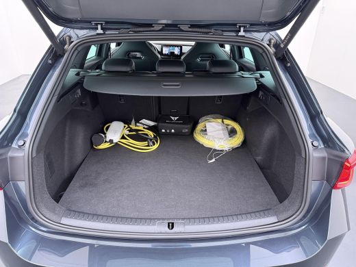 CUPRA Leon Sportstourer 1.4 eTSI PHEV FR | PHEV Plug-in Hybride | Perf. Stoelen | Stoel- & Stuurwielverwarming | Elektris... ActivLease financial lease