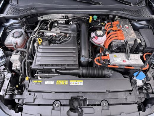 CUPRA Leon Sportstourer 1.4 eTSI PHEV FR | PHEV Plug-in Hybride | Perf. Stoelen | Stoel- & Stuurwielverwarming | Elektris... ActivLease financial lease