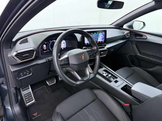 CUPRA Leon Sportstourer 1.4 eTSI PHEV FR | PHEV Plug-in Hybride | Perf. Stoelen | Stoel- & Stuurwielverwarming | Elektris... ActivLease financial lease