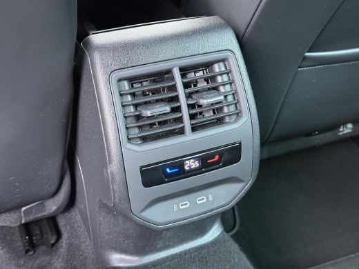 CUPRA Leon Sportstourer 1.4 eTSI PHEV FR | PHEV Plug-in Hybride | Perf. Stoelen | Stoel- & Stuurwielverwarming | Elektris... ActivLease financial lease
