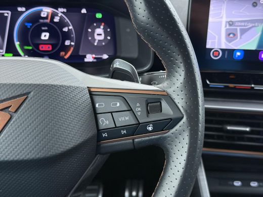 CUPRA Leon Sportstourer 1.4 eTSI PHEV FR | PHEV Plug-in Hybride | Perf. Stoelen | Stoel- & Stuurwielverwarming | Elektris... ActivLease financial lease