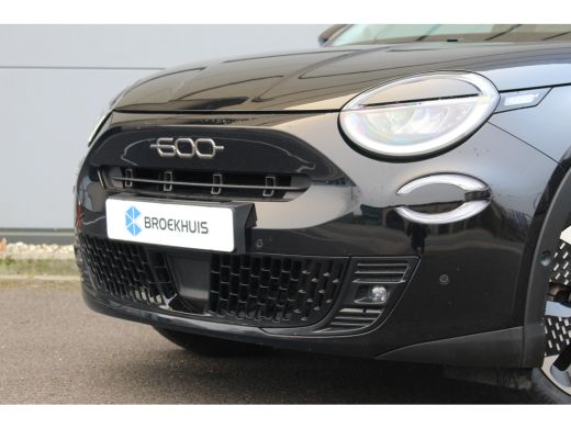 Fiat 600 1.2 Hybrid La Prima | Camera | Adaptive Cruise | Stoelverwarming | Carplay | Keyless | | Achterba... ActivLease financial lease