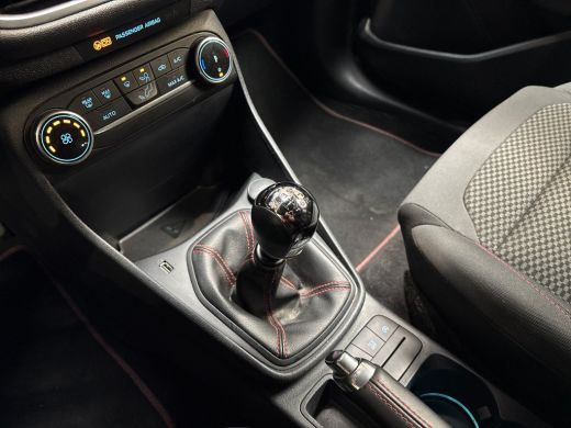 Ford Fiesta 1.0 EcoBoost ST Line (APPLE CARPLAY, GROOT NAVI, CLIMATE, KEYLESS, PARKEERSENSOREN, SPORTSTOELEN,... ActivLease financial lease