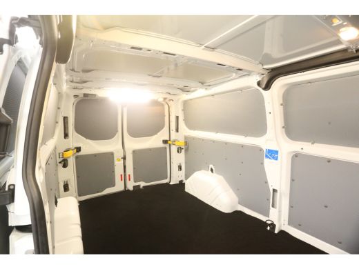 Ford Transit Custom 2.0 TDCI L2H1 170PK | Aut. | Airco | Cruise | Camera | 3 Zits | Trekhaak | Carplay | Navi | Parke... ActivLease financial lease