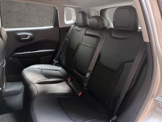 Jeep Compass 1.3T Night Eagle Sport 150Pk Automaat (APPLE CARPLAY, ZWART DAK, GROOT NAVI, CAMERA, GETINT GLAS,... ActivLease financial lease