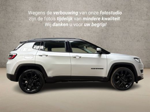 Jeep Compass 1.3T Night Eagle Sport 150Pk Automaat (APPLE CARPLAY, ZWART DAK, GROOT NAVI, CAMERA, GETINT GLAS,... ActivLease financial lease