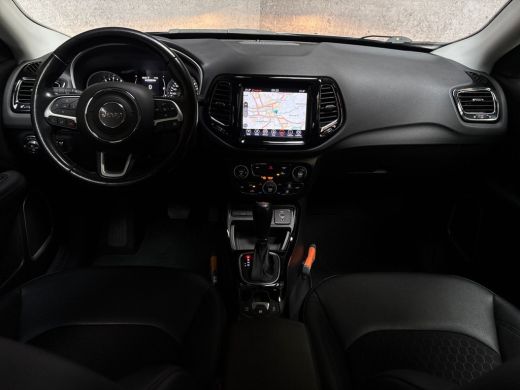 Jeep Compass 1.3T Night Eagle Sport 150Pk Automaat (APPLE CARPLAY, ZWART DAK, GROOT NAVI, CAMERA, GETINT GLAS,... ActivLease financial lease