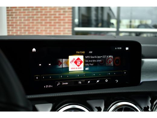 Mercedes-Benz CLA Shooting Brake 250 e AMG Pano 360-cam Night 19inch ActivLease financial lease