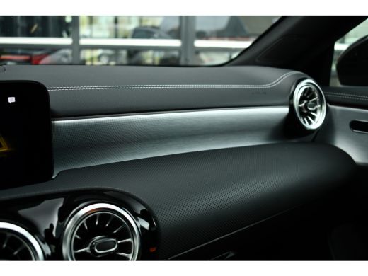 Mercedes-Benz CLA Shooting Brake 250 e AMG Pano 360-cam Night 19inch ActivLease financial lease