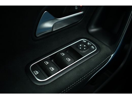 Mercedes-Benz CLA Shooting Brake 250 e AMG Pano 360-cam Night 19inch ActivLease financial lease