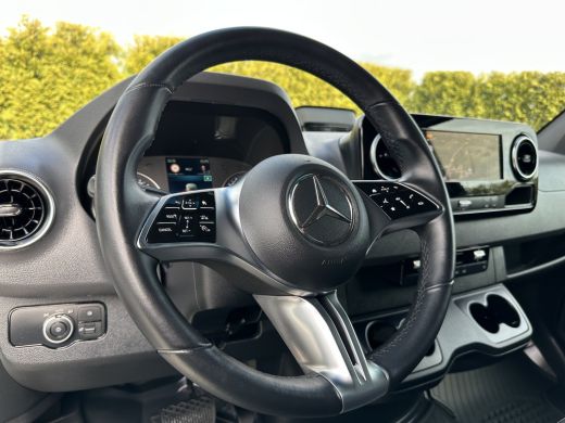 Mercedes-Benz Sprinter 317 CDI 9G-TRONIC RWD / L2H2 / FACELIFT / TREKHAAK 3.5T / CAMERA / BLINDSPOT / DISTRONIC / ADAPTI... ActivLease financial lease
