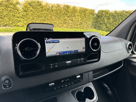 Mercedes-Benz Sprinter 317 CDI 9G-TRONIC RWD / L2H2 / FACELIFT / TREKHAAK 3.5T / CAMERA / BLINDSPOT / DISTRONIC / ADAPTI... ActivLease financial lease