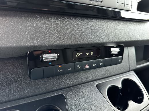 Mercedes-Benz Sprinter 317 CDI 9G-TRONIC RWD / L2H2 / FACELIFT / TREKHAAK 3.5T / CAMERA / BLINDSPOT / DISTRONIC / ADAPTI... ActivLease financial lease