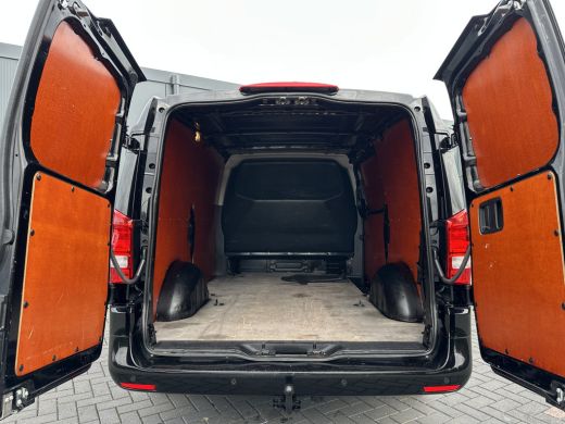 Mercedes-Benz Vito 114 CDI 136 PK AUTOMAAT 9G-TRONIC SPORT / L2H1 / 1e EIG. / ACHTERDEUREN / LED / CAMERA / PDC / AI... ActivLease financial lease