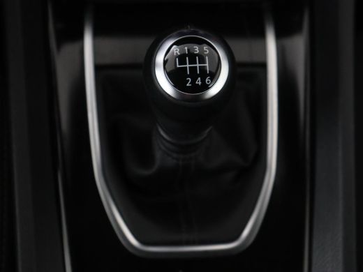 Nissan QASHQAI 1.3 MHEV Acenta | Panoramadak | Adaptive cruise | Carplay | Camera | Keyless | Dodehoek detectie ... ActivLease financial lease