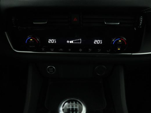 Nissan QASHQAI 1.3 MHEV Acenta | Panoramadak | Adaptive cruise | Carplay | Camera | Keyless | Dodehoek detectie ... ActivLease financial lease