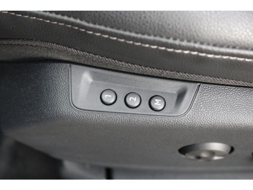 Opel Grandland X 1.2 Turbo Business Executive | Automaat | Lederen bekleding | Navigatie | Stoelverwarming | Apple... ActivLease financial lease