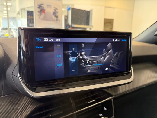 Peugeot 2008 1.2 Hybrid 136 Allure | Stoelverwarming | Camera V+A | Ad. Cruise control | PDC V+A | DAB | Apple... ActivLease financial lease