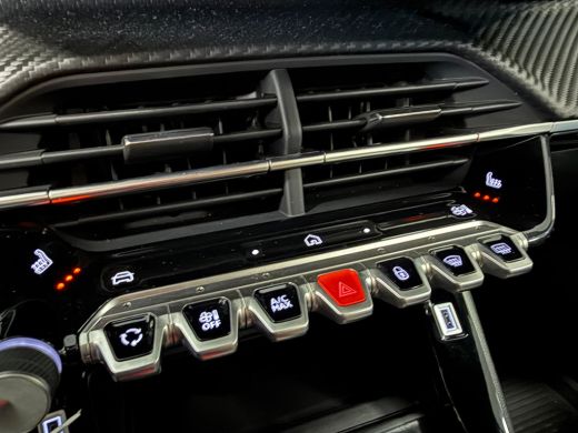 Peugeot 2008 1.2 Hybrid 136 Allure | Stoelverwarming | Camera V+A | Ad. Cruise control | PDC V+A | DAB | Apple... ActivLease financial lease