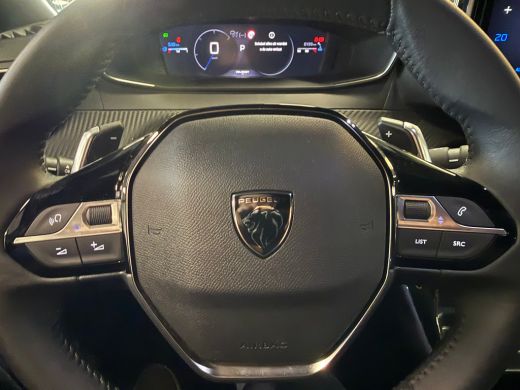 Peugeot 2008 1.2 Hybrid 136 Allure | Stoelverwarming | Camera V+A | Ad. Cruise control | PDC V+A | DAB | Apple... ActivLease financial lease