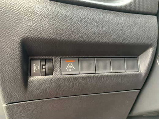 Peugeot 2008 1.2 PureTech Allure Pack Airco | AppleCarplay/ Android Auto | Camera | Cruise Control | DAB | LED... ActivLease financial lease