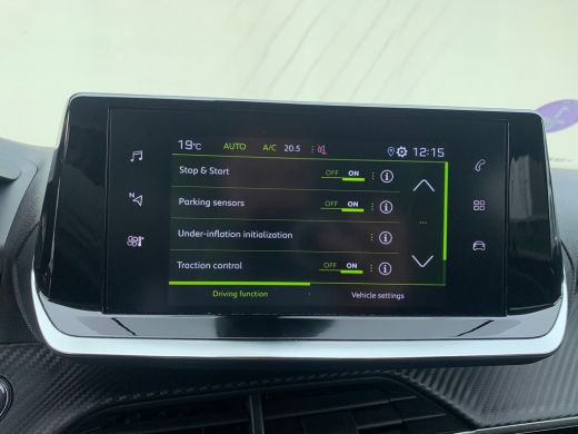 Peugeot 2008 1.2 PureTech Allure Pack Airco | AppleCarplay/ Android Auto | Camera | Cruise Control | DAB | LED... ActivLease financial lease