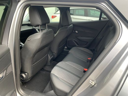 Peugeot 2008 1.2 PureTech Allure Pack Airco | AppleCarplay/ Android Auto | Camera | Cruise Control | DAB | LED... ActivLease financial lease