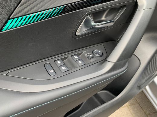 Peugeot 2008 1.2 PureTech Allure Pack Airco | AppleCarplay/ Android Auto | Camera | Cruise Control | DAB | LED... ActivLease financial lease