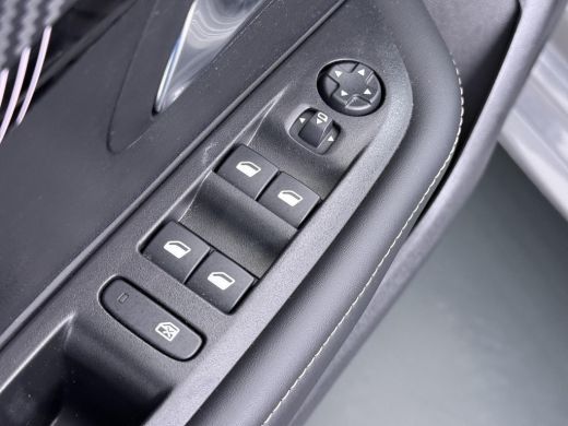 Peugeot 208 1.2 Hybrid 110 e-DCS6 Allure RIJKLAARPRIJS | FABRIEKSGARANTIE t/m 03-2027 |  KEYLESS ENTRY | APPL... ActivLease financial lease