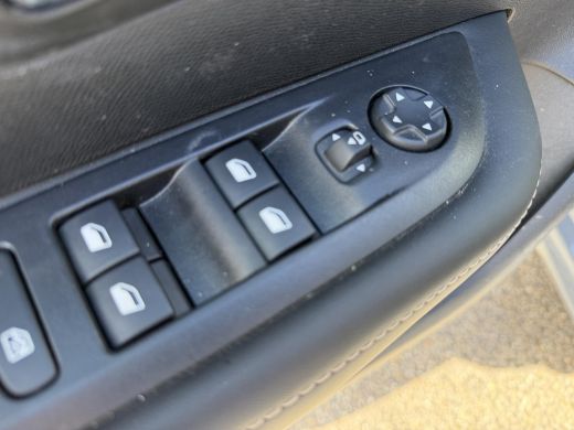 Peugeot 208 1.2 Hybrid 110 e-DCS6 Allure | FABRIEKSGARANTIE t/m 03-2027 | TOPSTAAT! | KEYLESS ENTRY | APPLE C... ActivLease financial lease