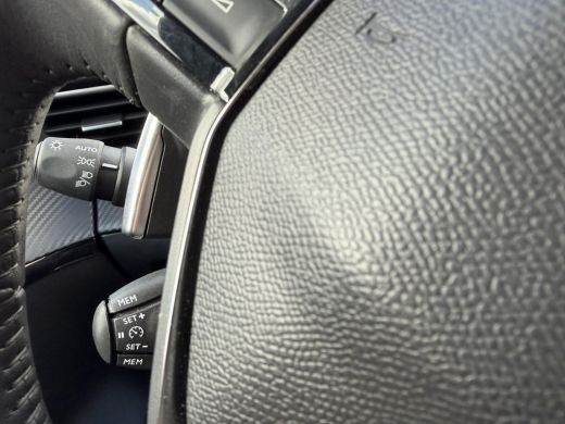 Peugeot 208 1.2 Hybrid 110 e-DCS6 Allure | FABRIEKSGARANTIE t/m 03-2027 | TOPSTAAT! | KEYLESS ENTRY | APPLE C... ActivLease financial lease